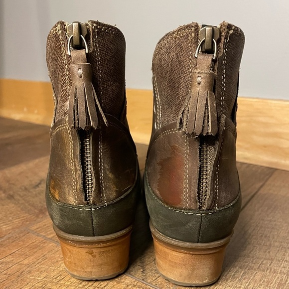 Chaco Women's Fossil Tassel Back Zip Ankle Boots Size 8 Brown - Picture 11 of 12